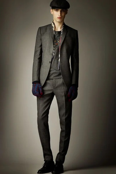 Look 18